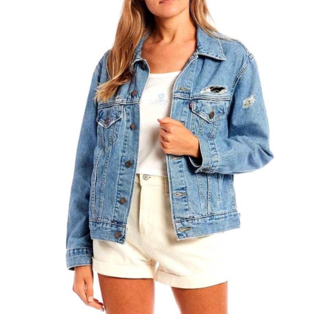 -- !Nwt! Levi’s ex boyfriend trucker denim jacket small